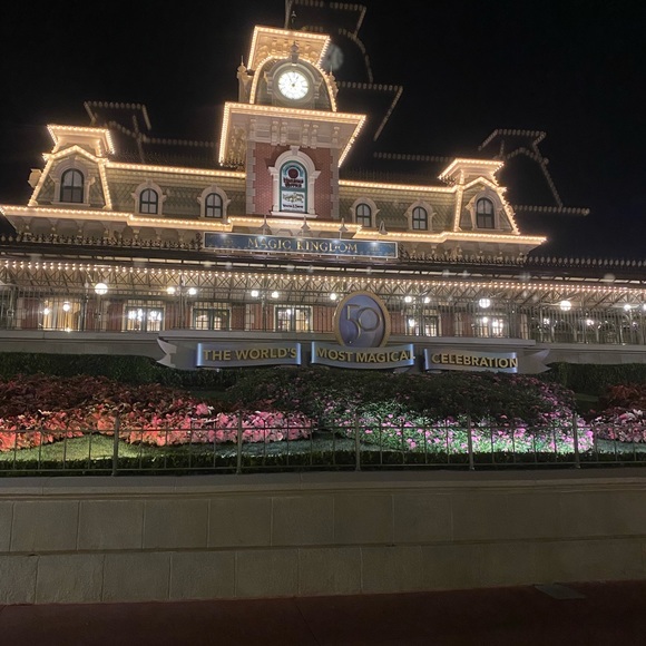 Meet your Posher - Picture 1 of 1